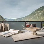 Platzhirsch & Lägenhet Mayrhofen