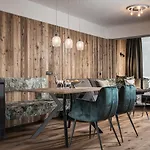 Platzhirsch &