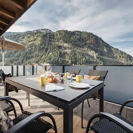 Platzhirsch & شقة