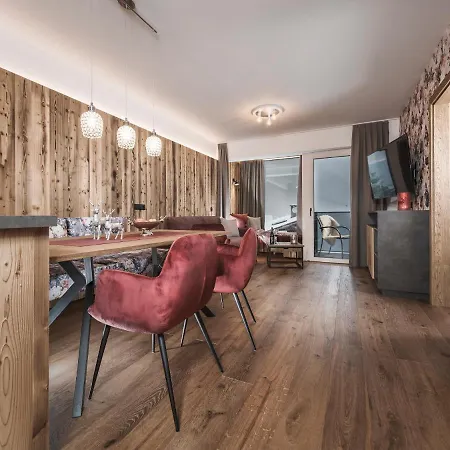 Platzhirsch & Apartamento