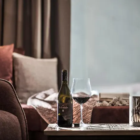 Platzhirsch & مايرهوفن