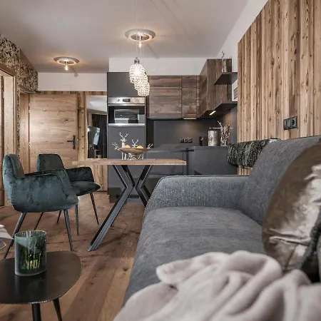 Platzhirsch & Apartamento *