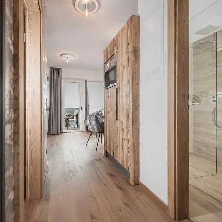 Platzhirsch & شقة *