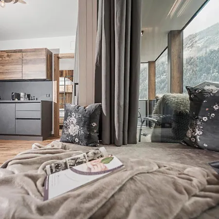 Platzhirsch & مايرهوفن