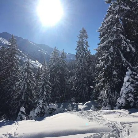 Platzhirsch & شقة *