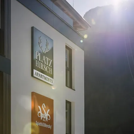 Platzhirsch & Apartment Mayrhofen