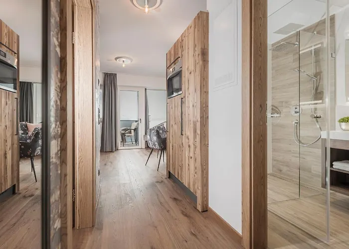 Platzhirsch & アパート *