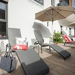 Platzhirsch & Апартаменты Майрхофен